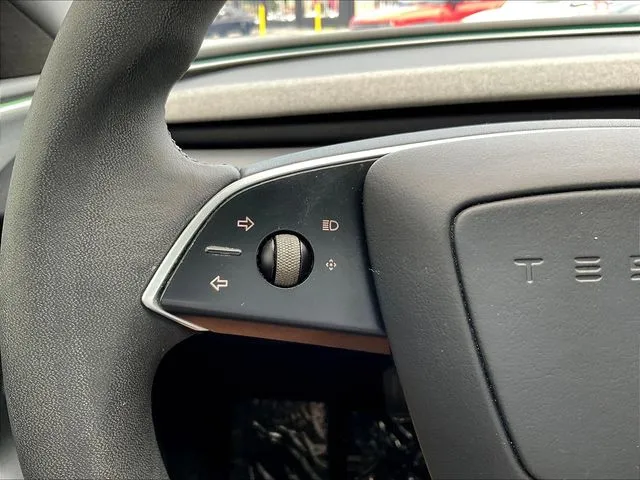 Tesla Model 3 photo 13