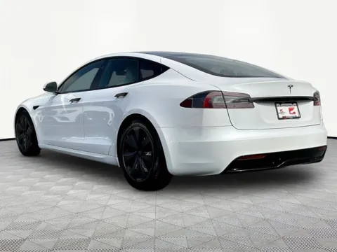 More photos of 2022 Tesla Model S at Gravity Autos Marietta, GA