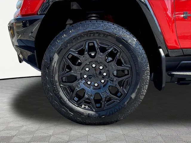 GMC Hummer EV SUV photo 34