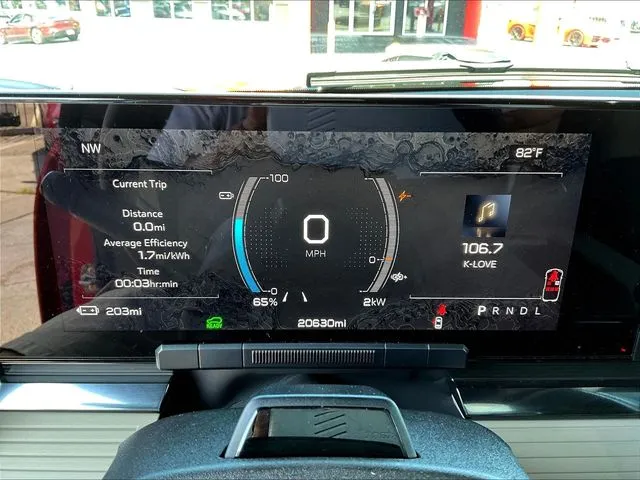 GMC Hummer EV SUV photo 15