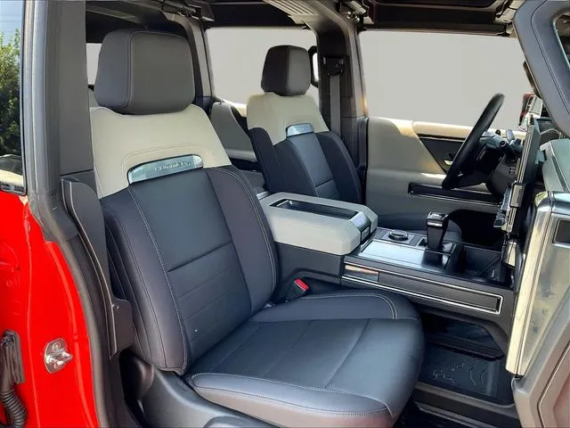 GMC Hummer EV SUV photo 31