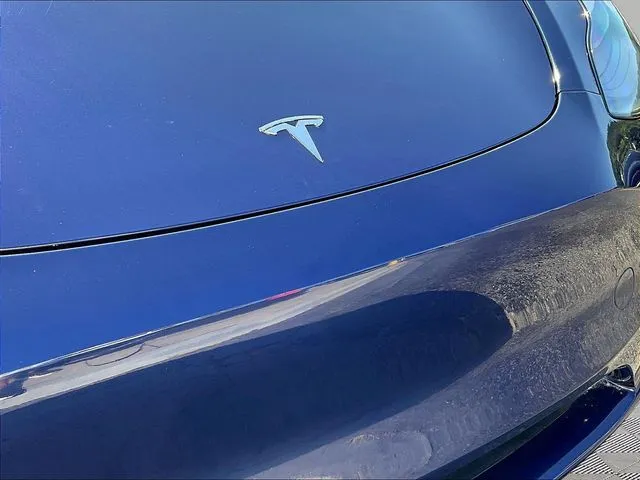 Tesla Model Y photo 33