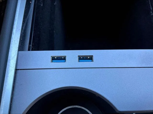 Tesla Model Y photo 18