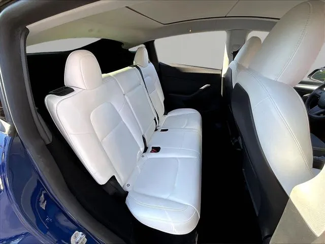Tesla Model Y photo 27