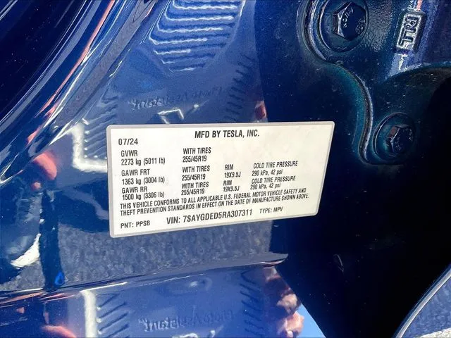 Tesla Model Y photo 21