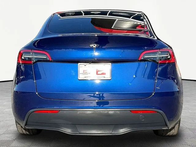 Tesla Model Y photo 6