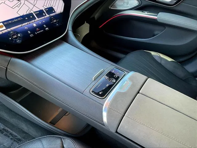 Mercedes-Benz EQS photo 20