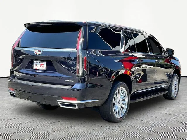 Cadillac Escalade ESV photo 7