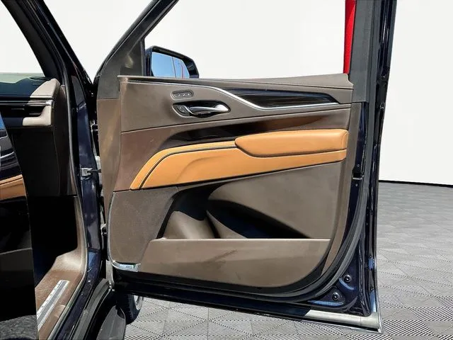 Cadillac Escalade ESV photo 31