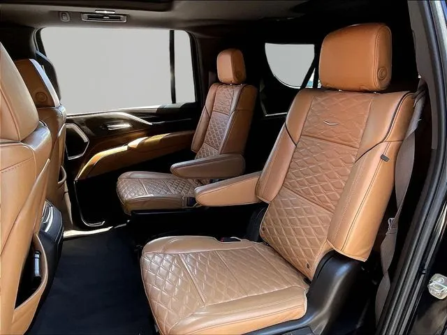 Cadillac Escalade ESV photo 24