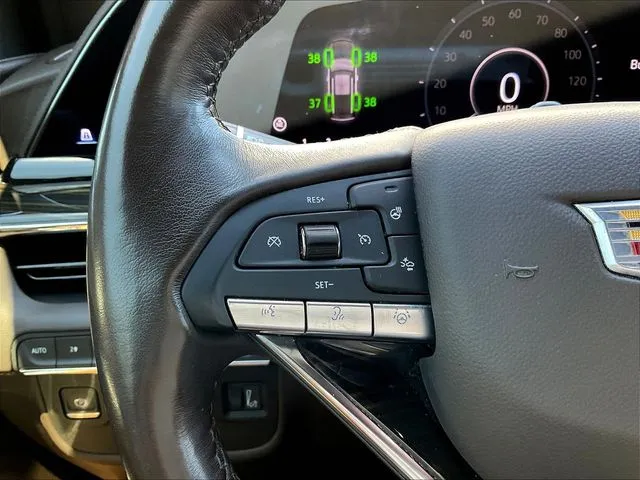 Cadillac Escalade ESV photo 13