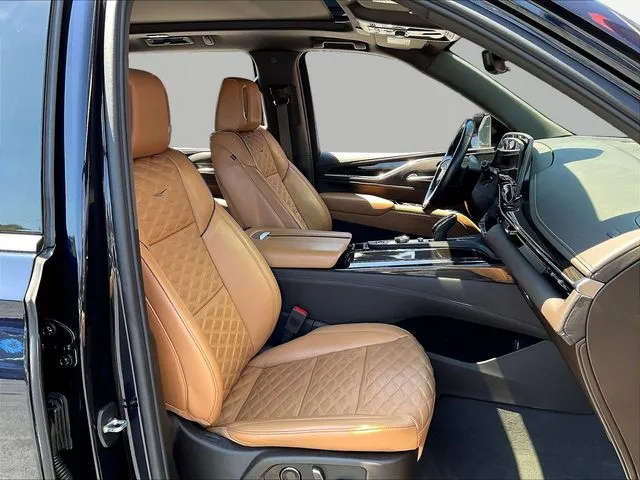 Cadillac Escalade ESV photo 32
