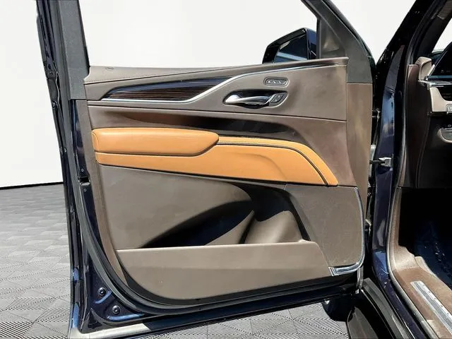 Cadillac Escalade ESV photo 22