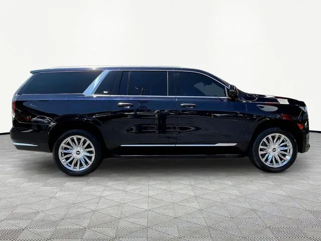 Cadillac Escalade ESV photo 8