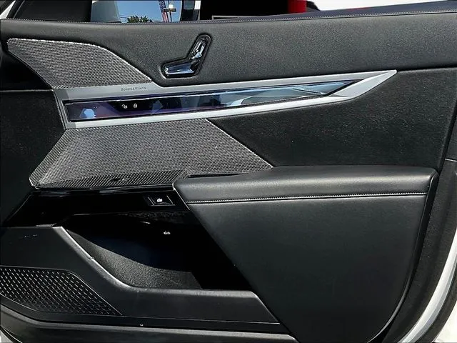 BMW 7 Series photo 28