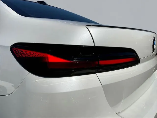 BMW 7 Series photo 23