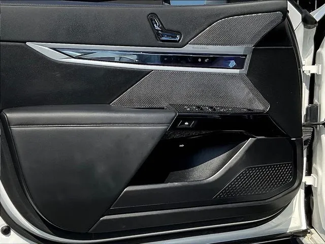 BMW 7 Series photo 20