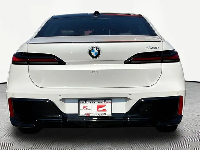 BMW 7 Series photo 6