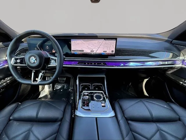 BMW 7 Series photo 9