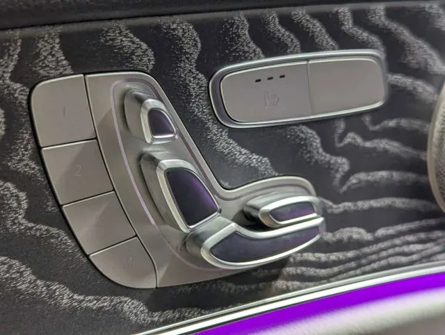 Mercedes-Benz E-Class photo 18