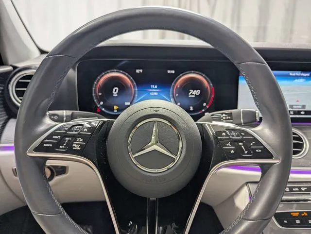 Mercedes-Benz E-Class photo 23