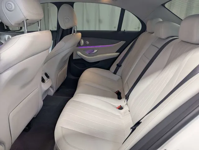 Mercedes-Benz E-Class photo 9