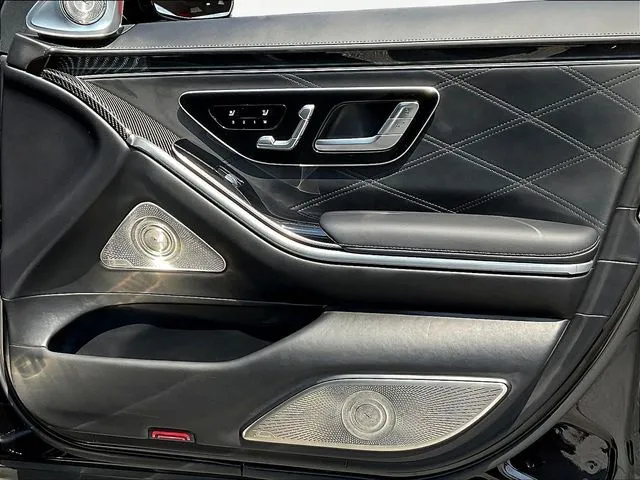 Mercedes-Benz S-Class photo 30