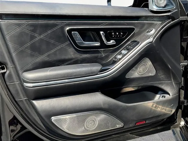 Mercedes-Benz S-Class photo 22