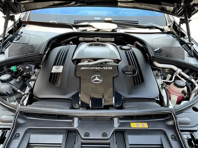 Mercedes-Benz S-Class photo 32