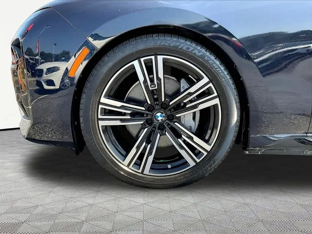 BMW i7 photo 34