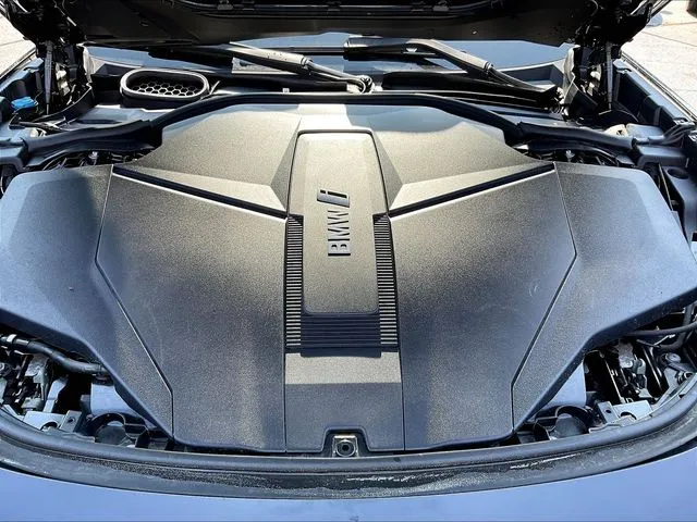 BMW i7 photo 30