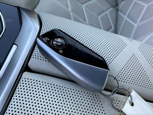 BMW i7 photo 35