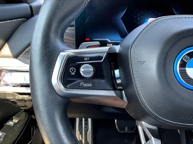 BMW i7 photo 13