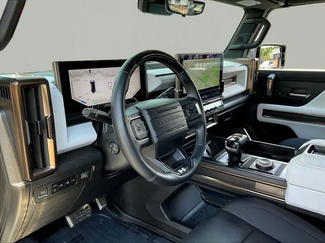 GMC Hummer EV SUV photo 19
