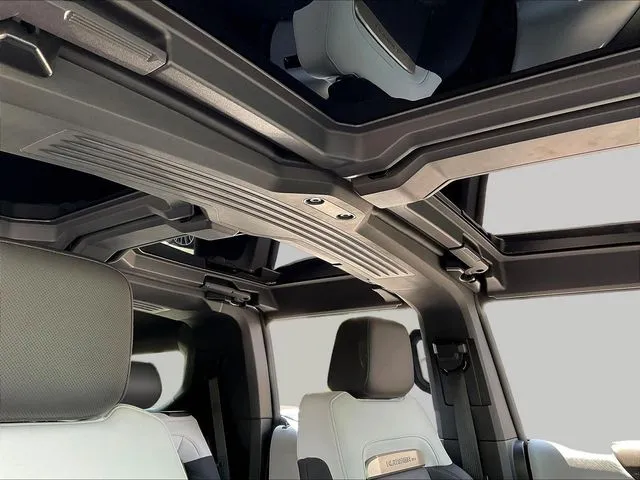 GMC Hummer EV SUV photo 29