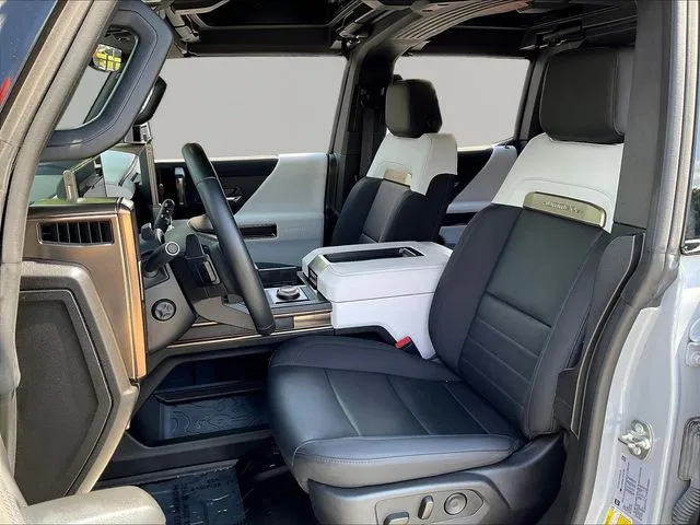 GMC Hummer EV SUV photo 23