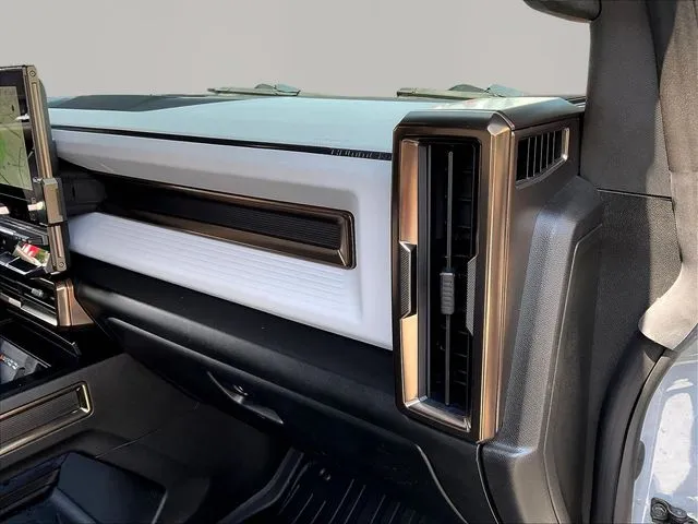 GMC Hummer EV SUV photo 28