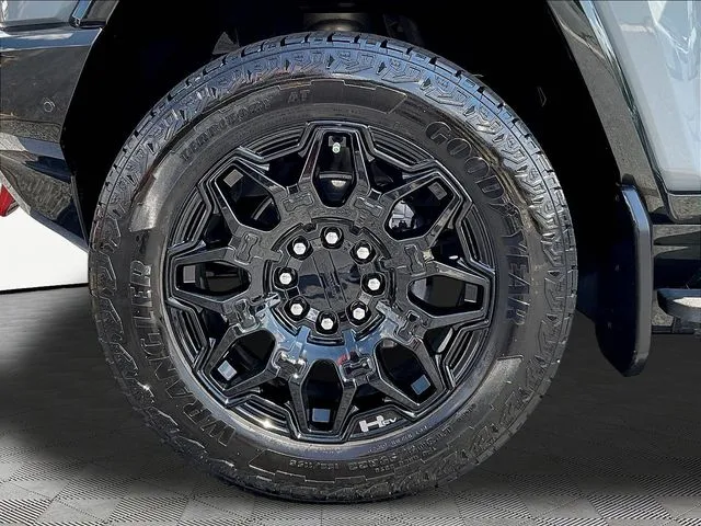 GMC Hummer EV SUV photo 35