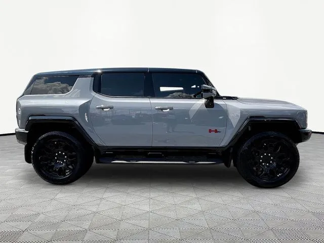 GMC Hummer EV SUV photo 8