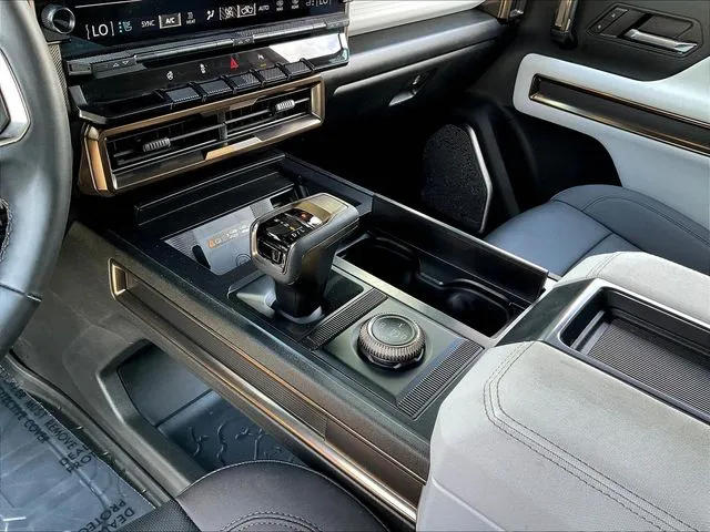 GMC Hummer EV SUV photo 20