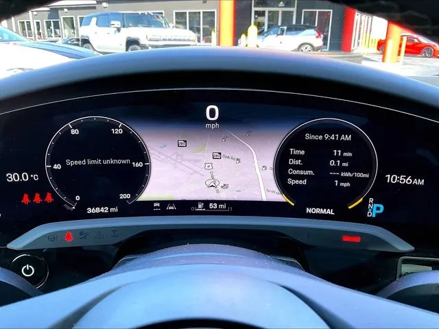 Porsche Taycan photo 15