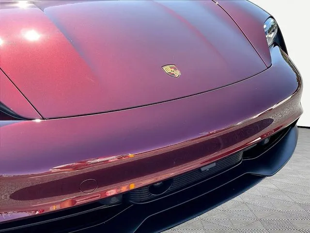 Porsche Taycan photo 30