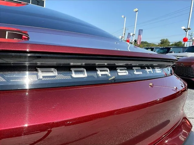 Porsche Taycan photo 23
