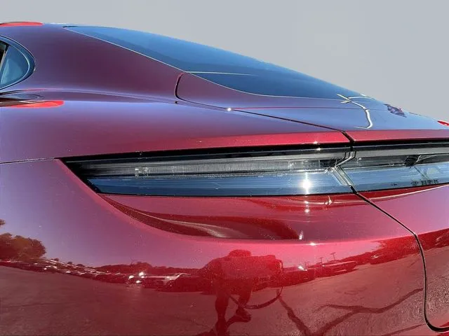 Porsche Taycan photo 22