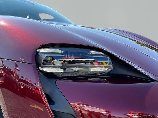 Porsche Taycan photo 29
