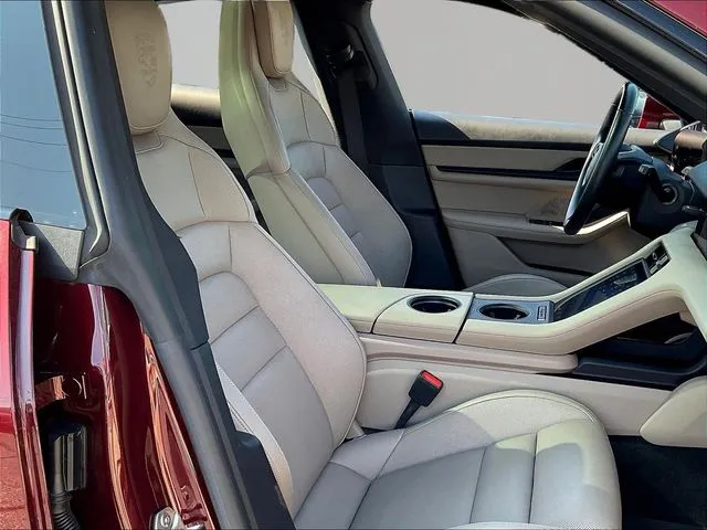 Porsche Taycan photo 28