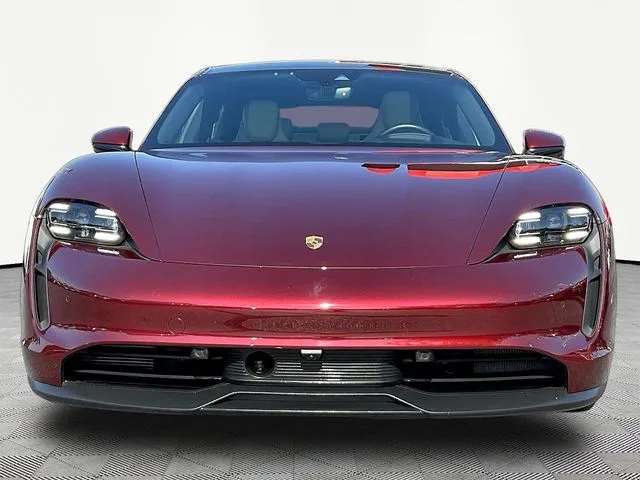 Porsche Taycan photo 2