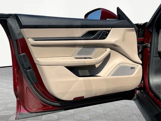 Porsche Taycan photo 19