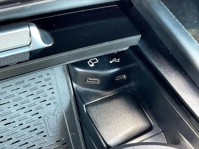Mercedes-Benz GLS photo 17