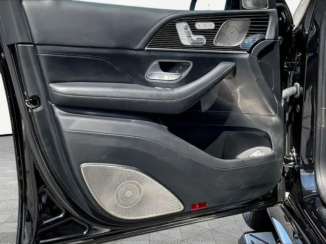 Mercedes-Benz GLS photo 21